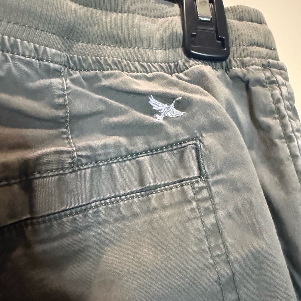 Eddie Bauer Women’s Army  green Cargo Pants - Picture 5 of 7